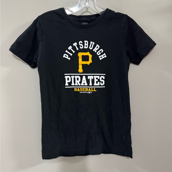 Genuine Merchandise Boys Black and Yellow Pittsburgh Pirates Baseball MLB Tee. - Picture 1 of 4